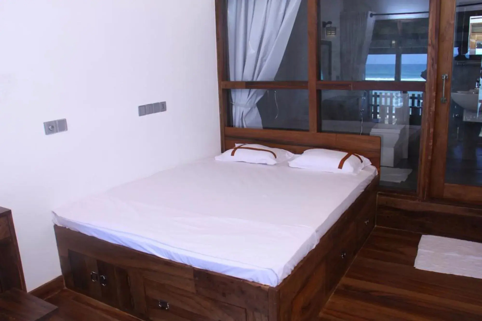 Love Birds Beach Hotel