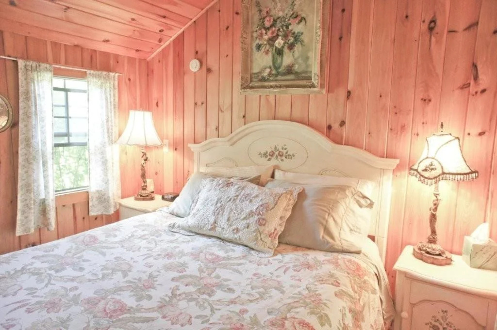 Enchanted Manor of Woodstock Bed and Breakfast