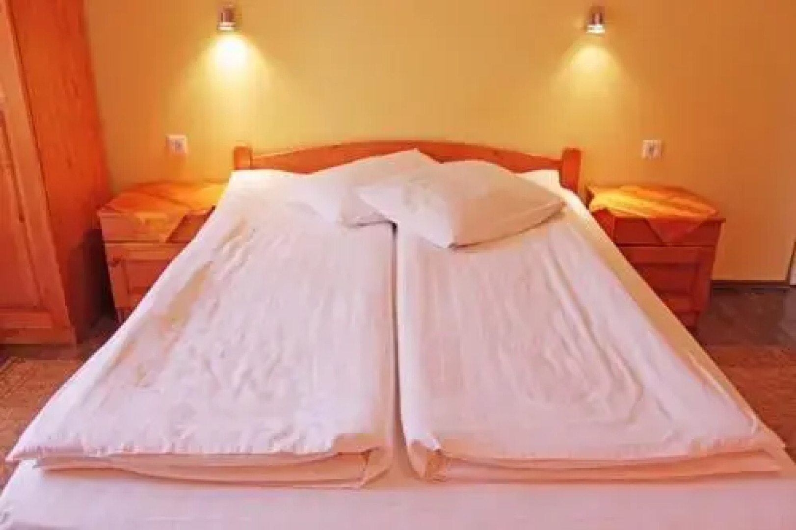 Raza Soarelui Pension