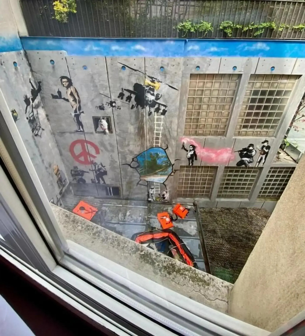 The Walled off Hotel Paris