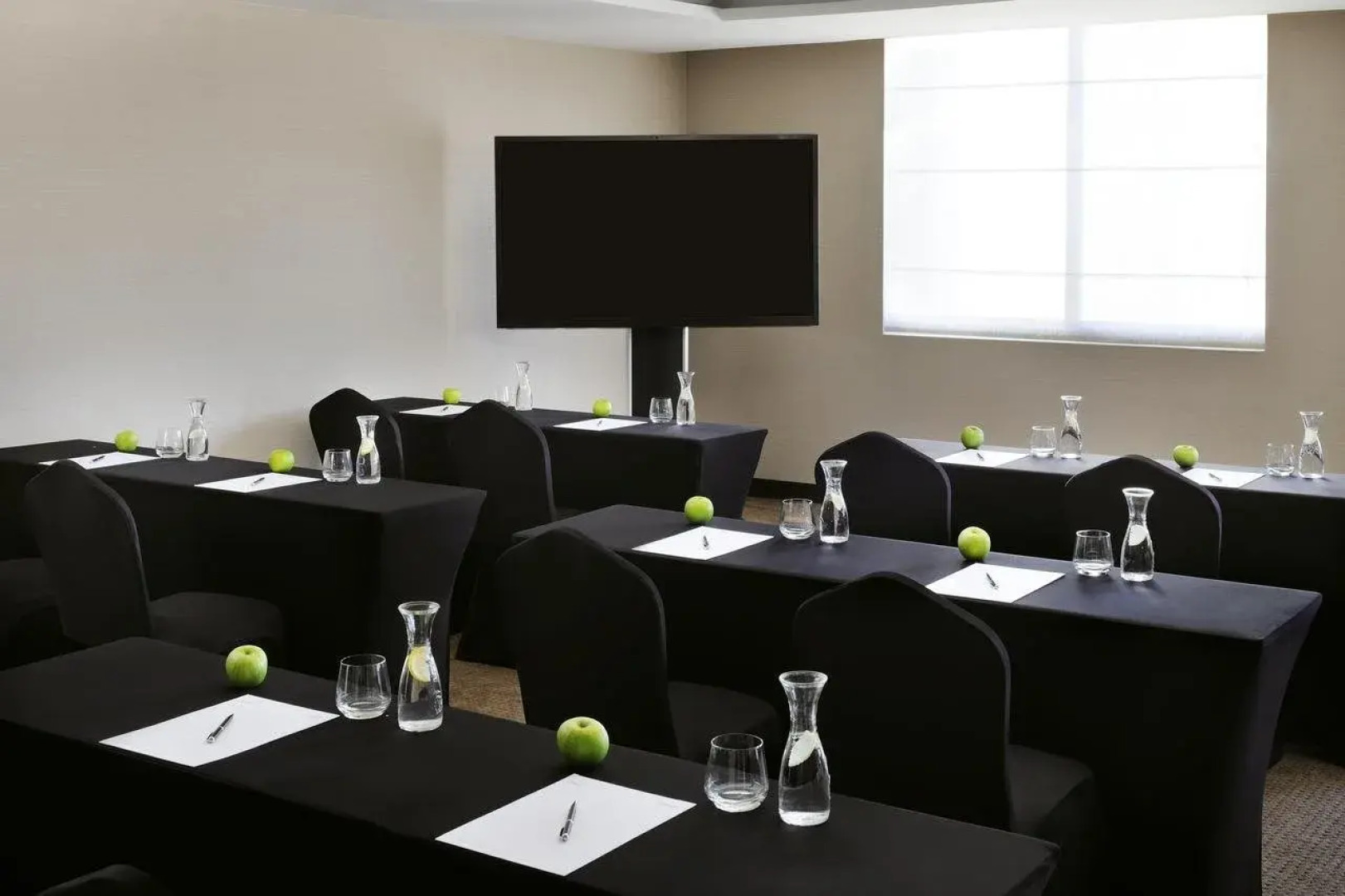 Movenpick Hotel Apartments Al Mamzar Dubai