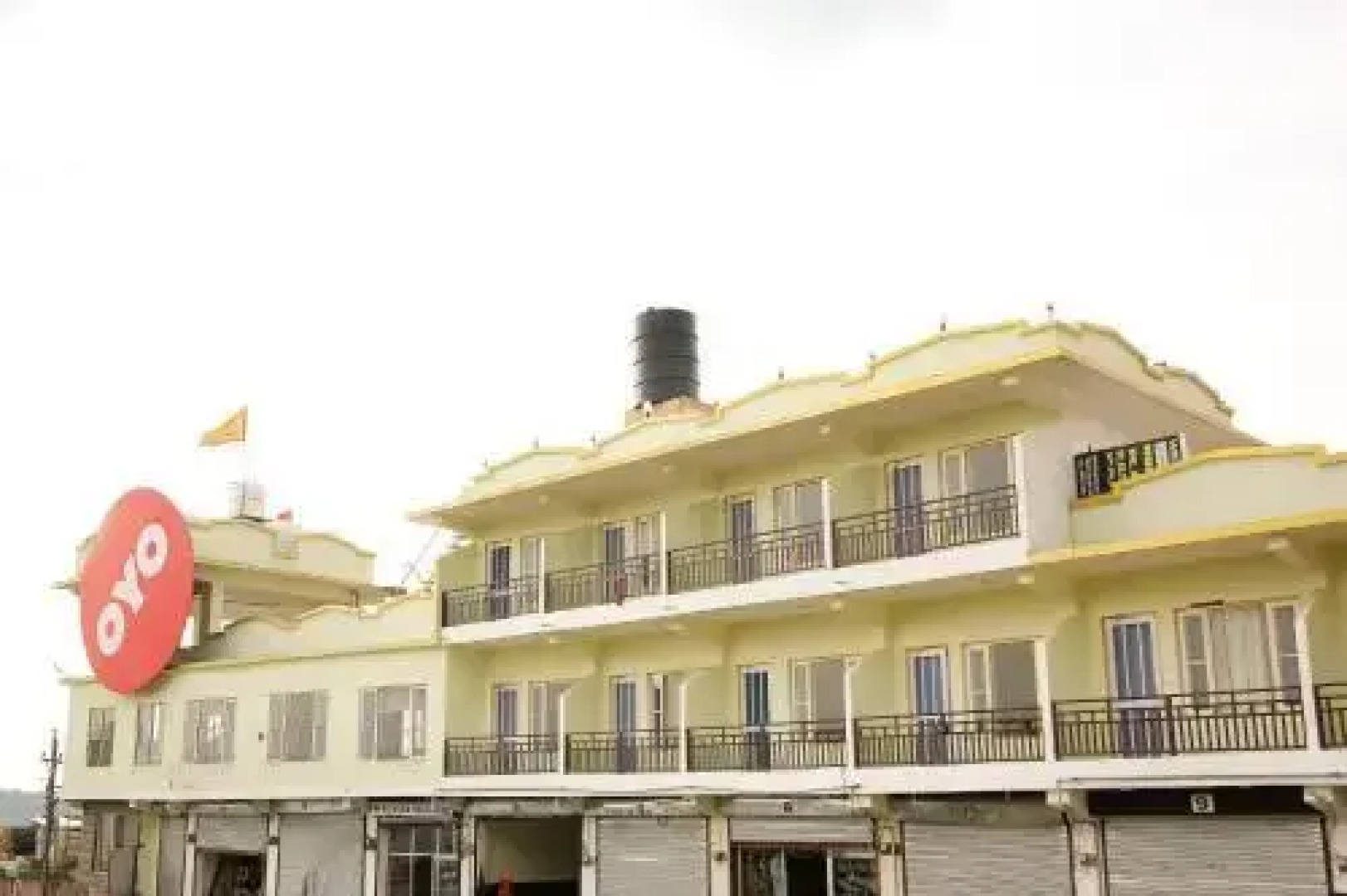 Gliders Holiday Inn by OYO Rooms