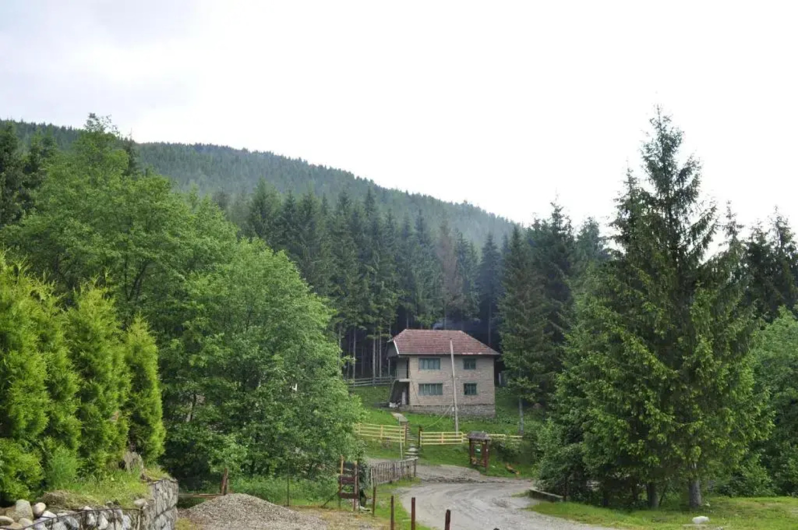 Cabana Cascada Cârnic