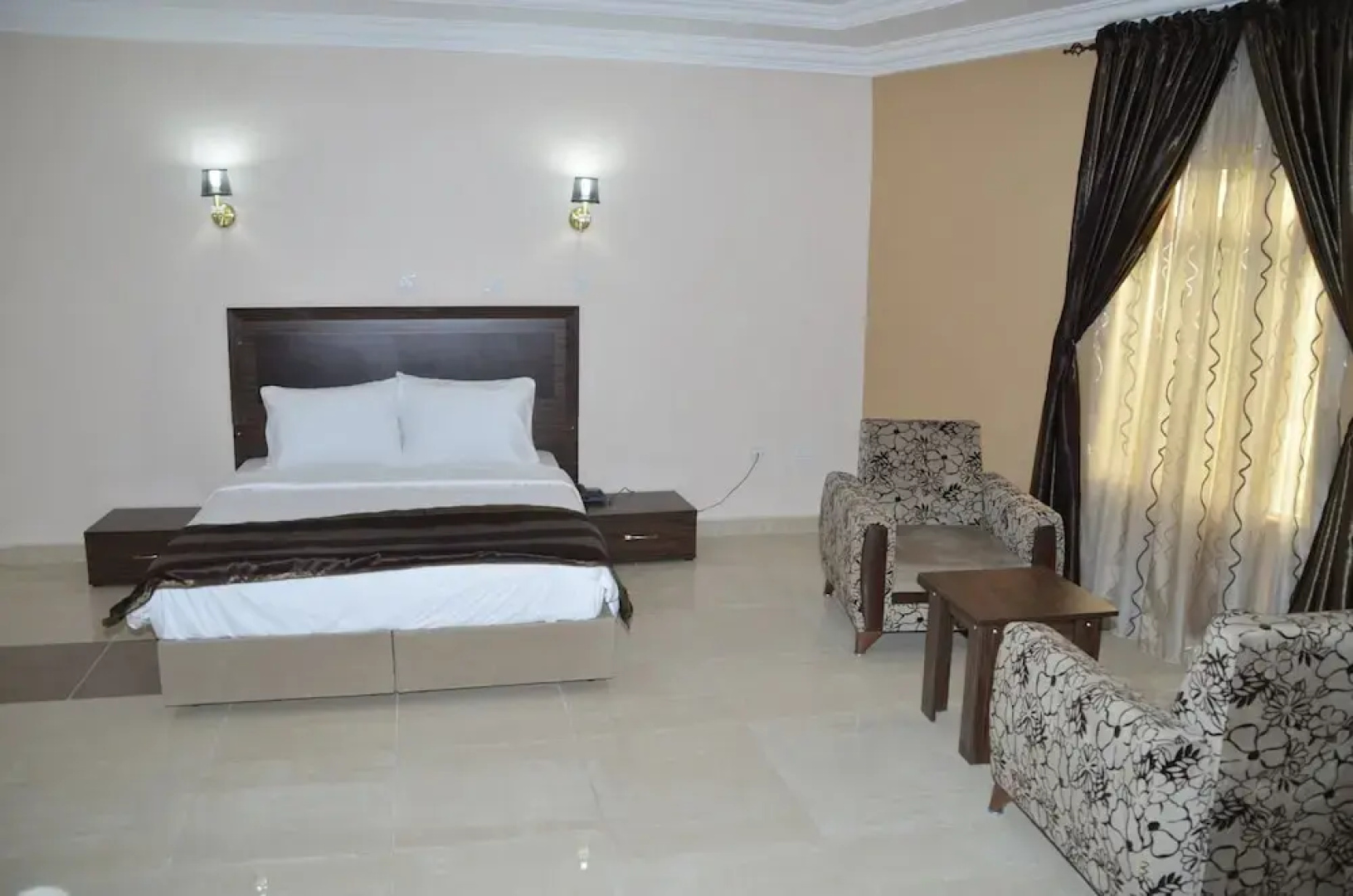 Residency Hotel Leophine House
