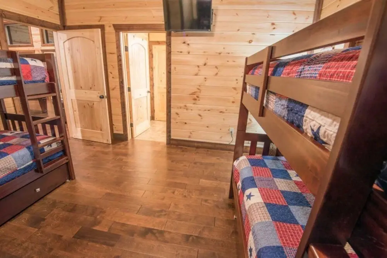 Simmer Down Lodge - 5 Br Cabin