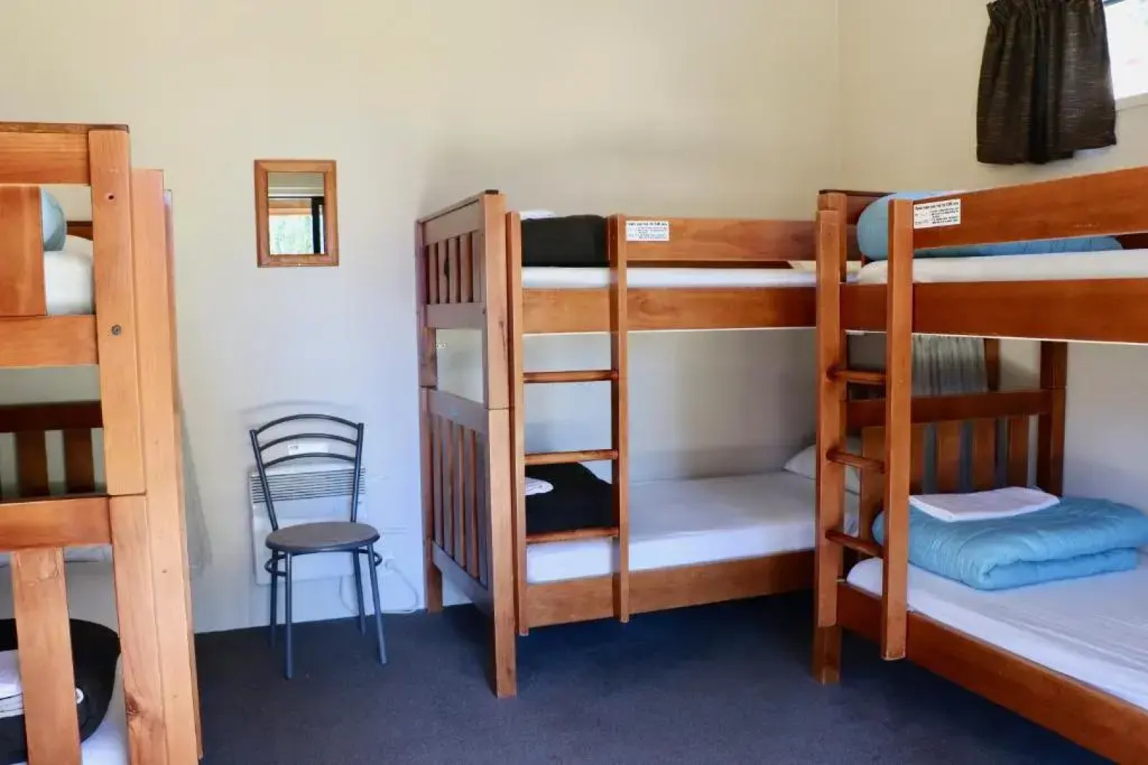 Lakefront Lodge Backpackers