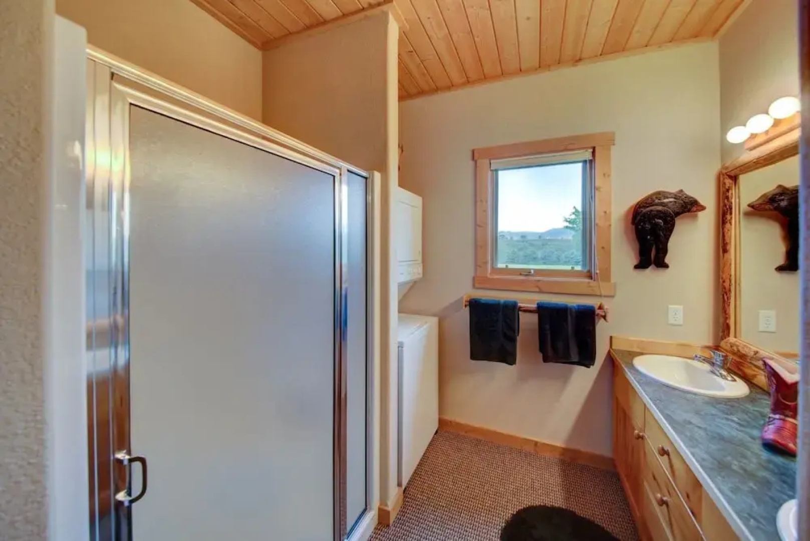 PV - Yellowstone River Retreat