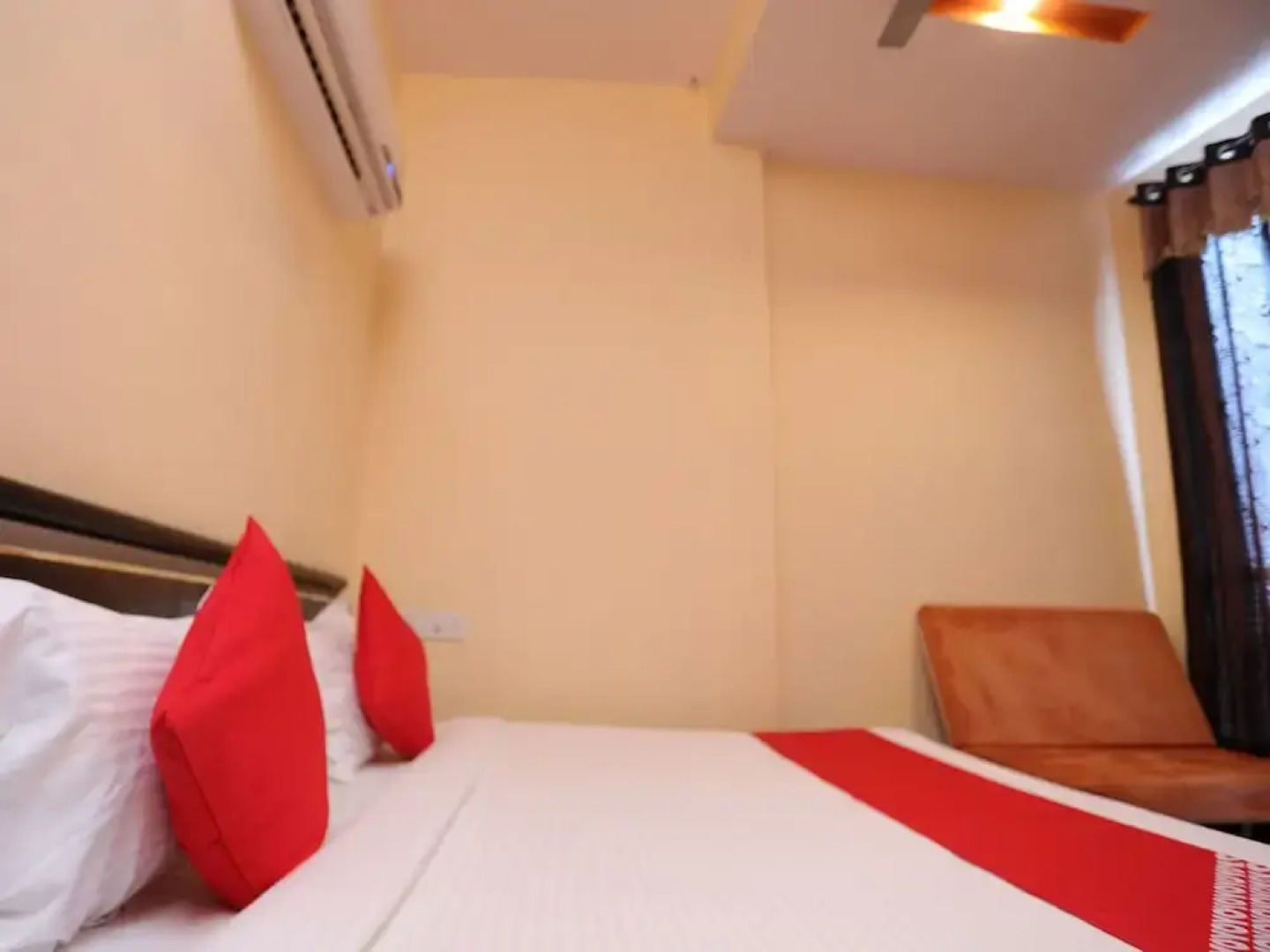 OYO 15217 Shree Gopal Heritage