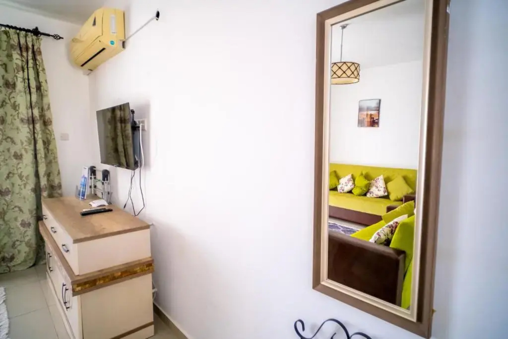 Spacious Three-Bedroom Apartment with Sea View A3