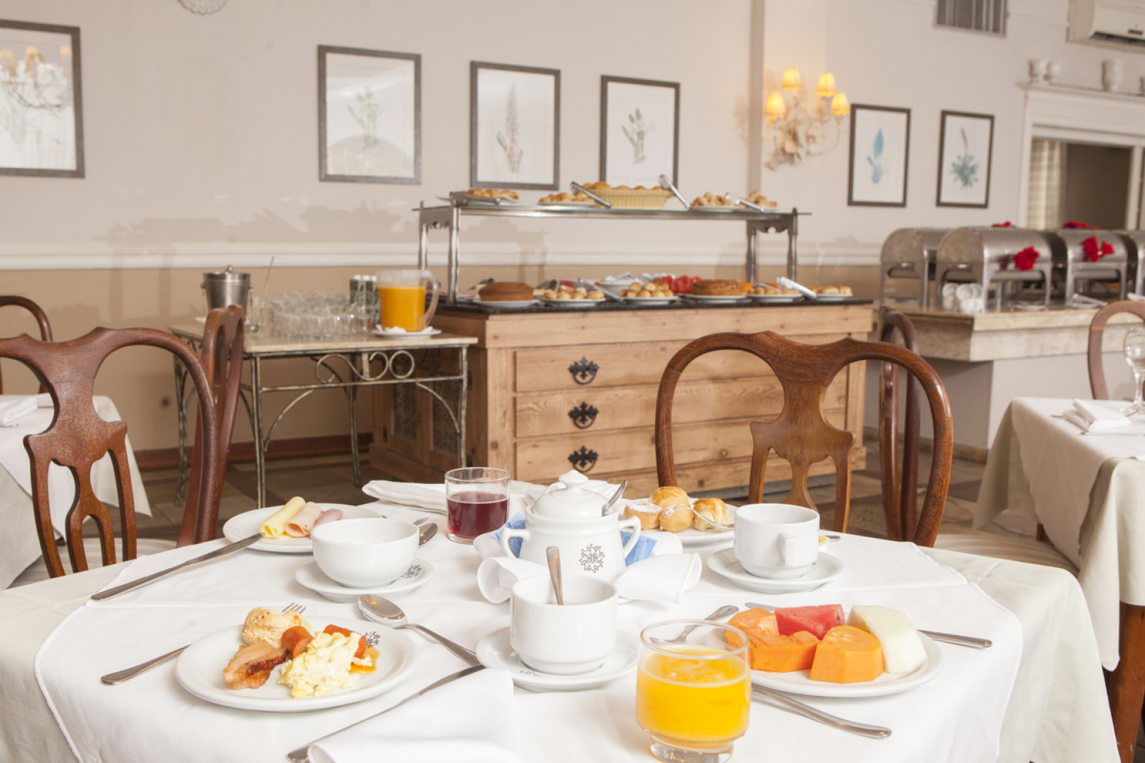 San Raphael Country Hotel