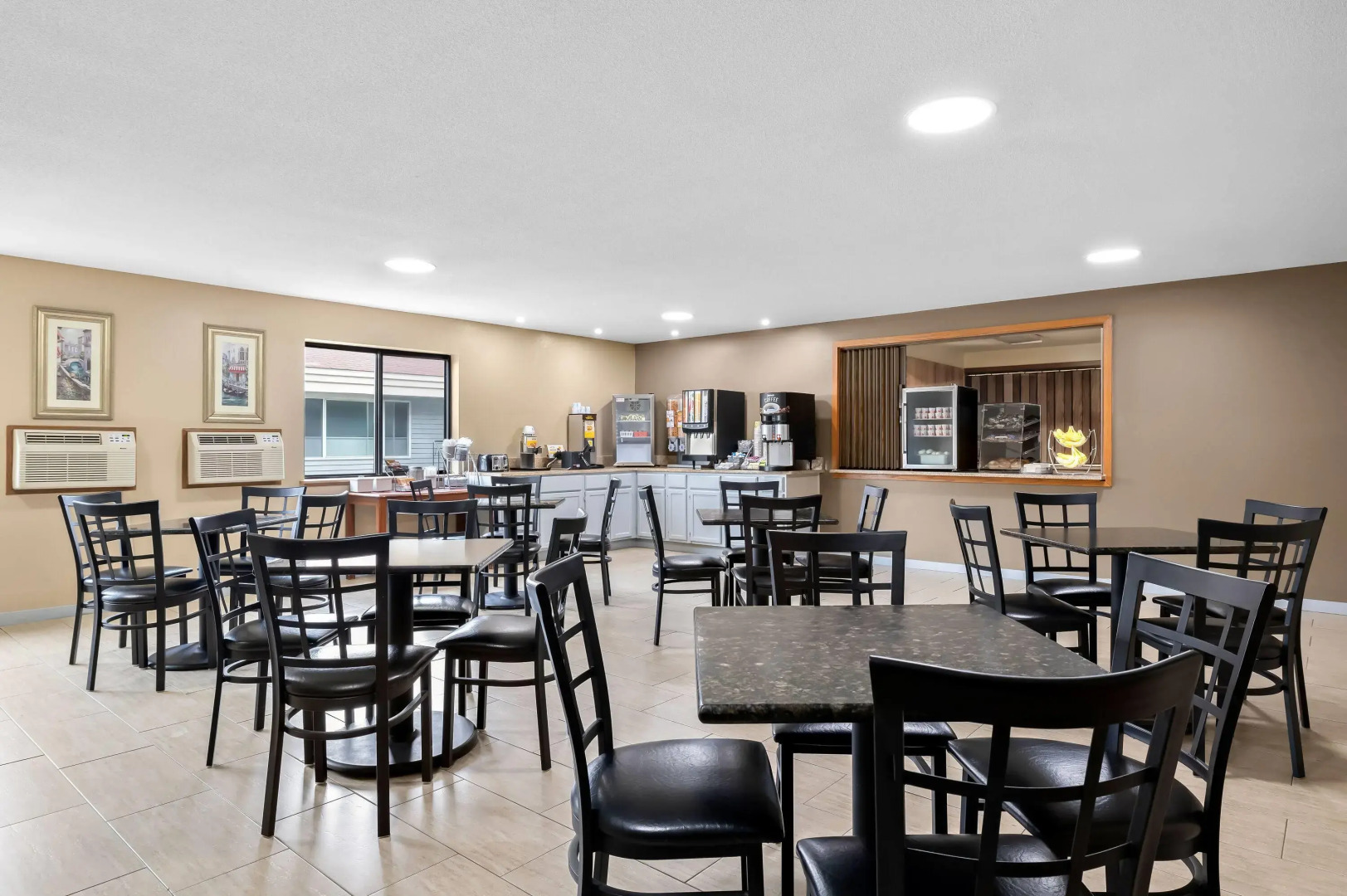 Super 8 by Wyndham La Crosse