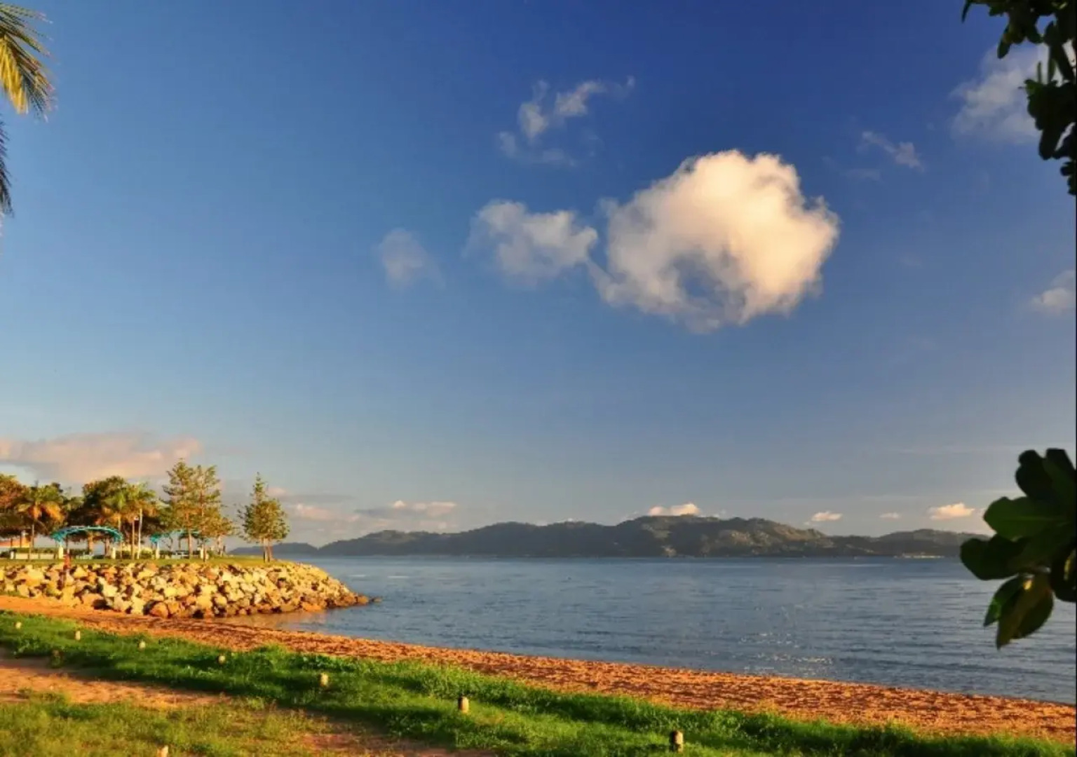 Waters Edge The Strand