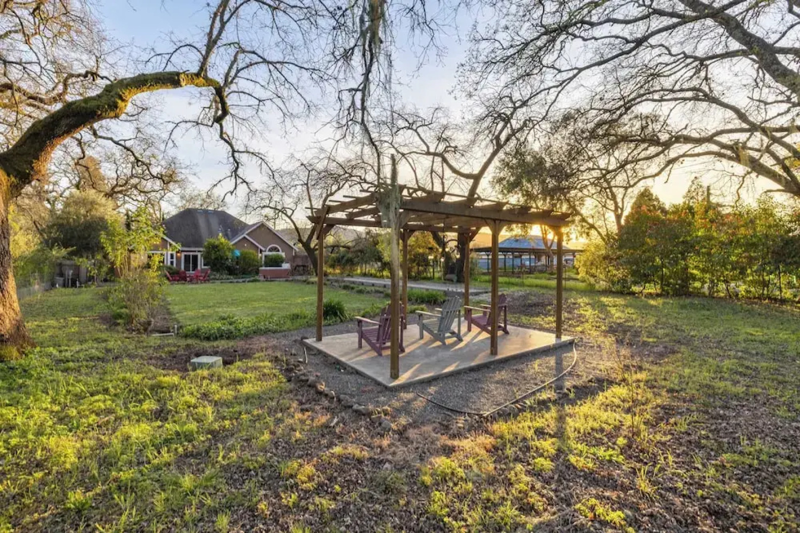 Valley of the Moon by Avantstay Tranquil Escape, Large Yard w/ Hot Tub & Fire Pit