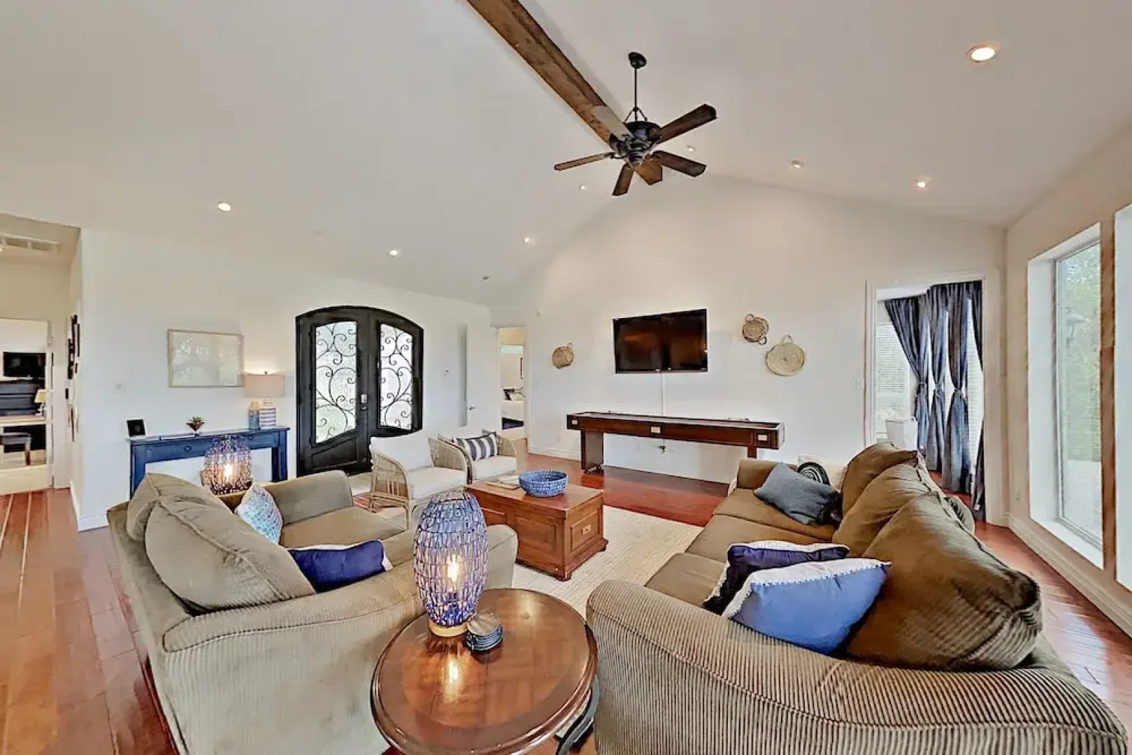 4BR 3BA Spicewood House with Impressive Views by RedAwning