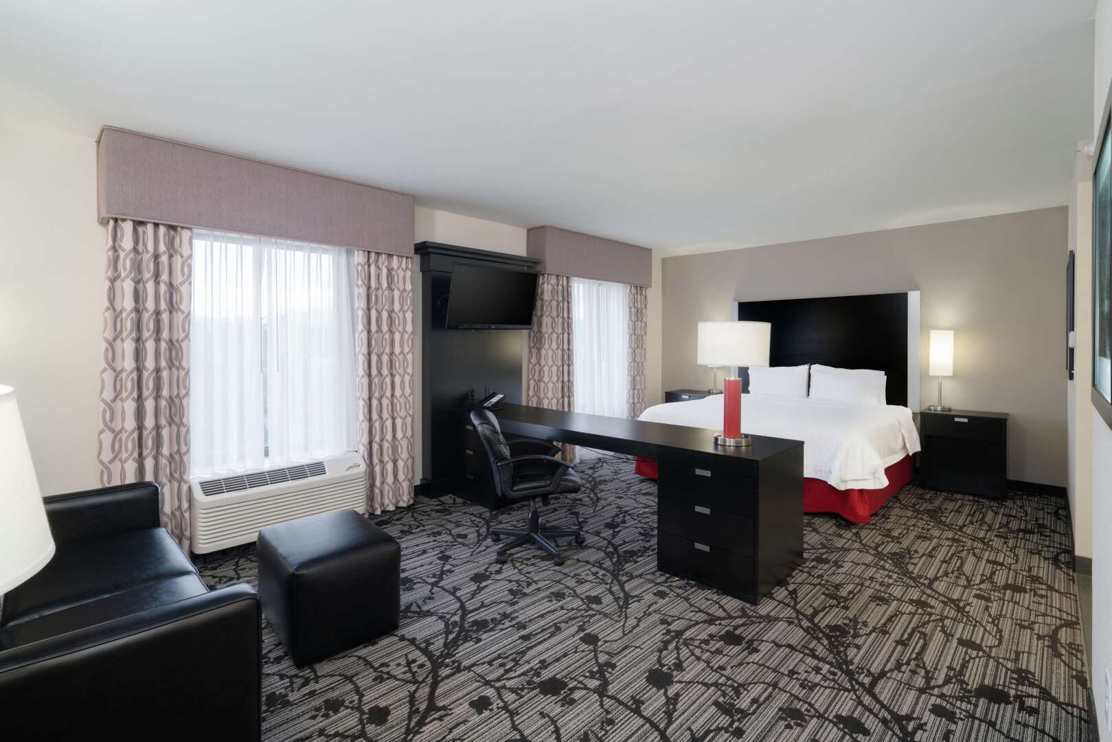 Hampton Inn & Suites Roanoke Airport