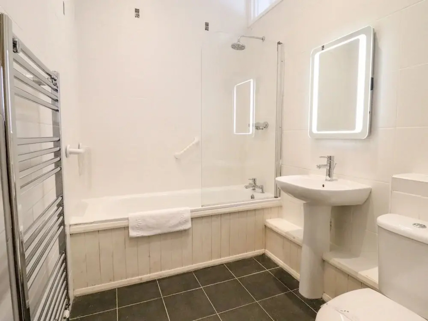 Maritime Mews, 6 The Oakleys