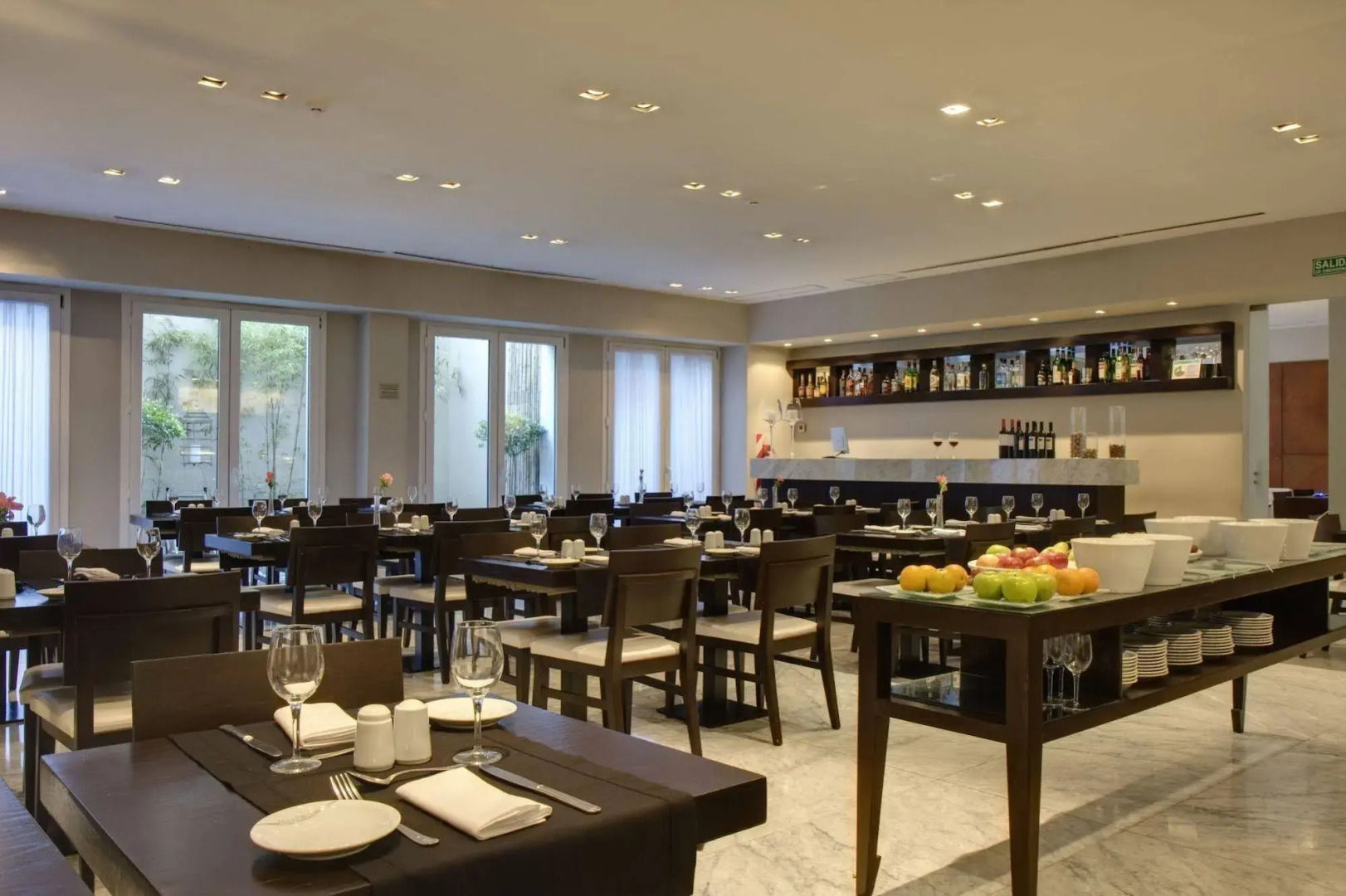 Broadway Hotel & Suites