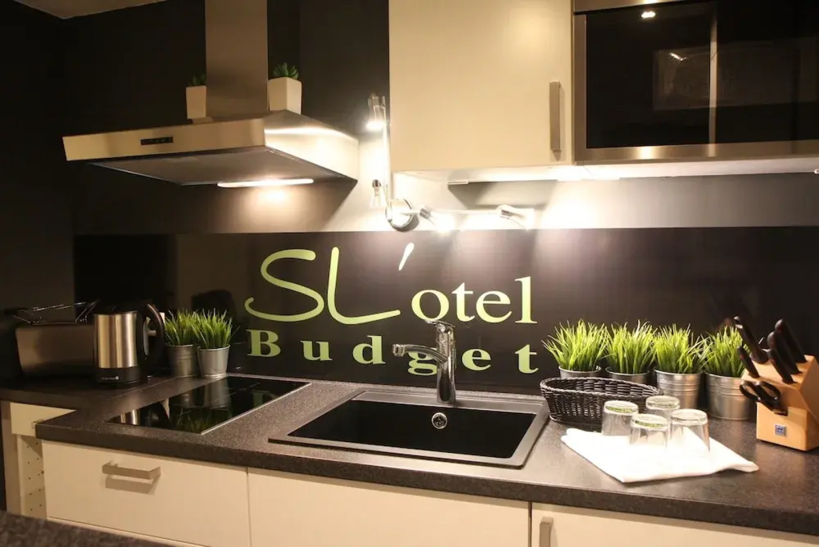SL'otel - Budget