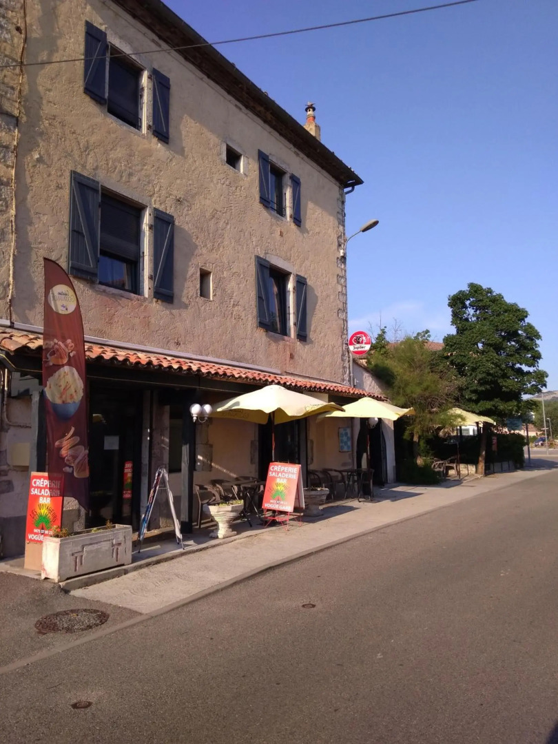 Hôtel Restaurant LES VOYAGEURS