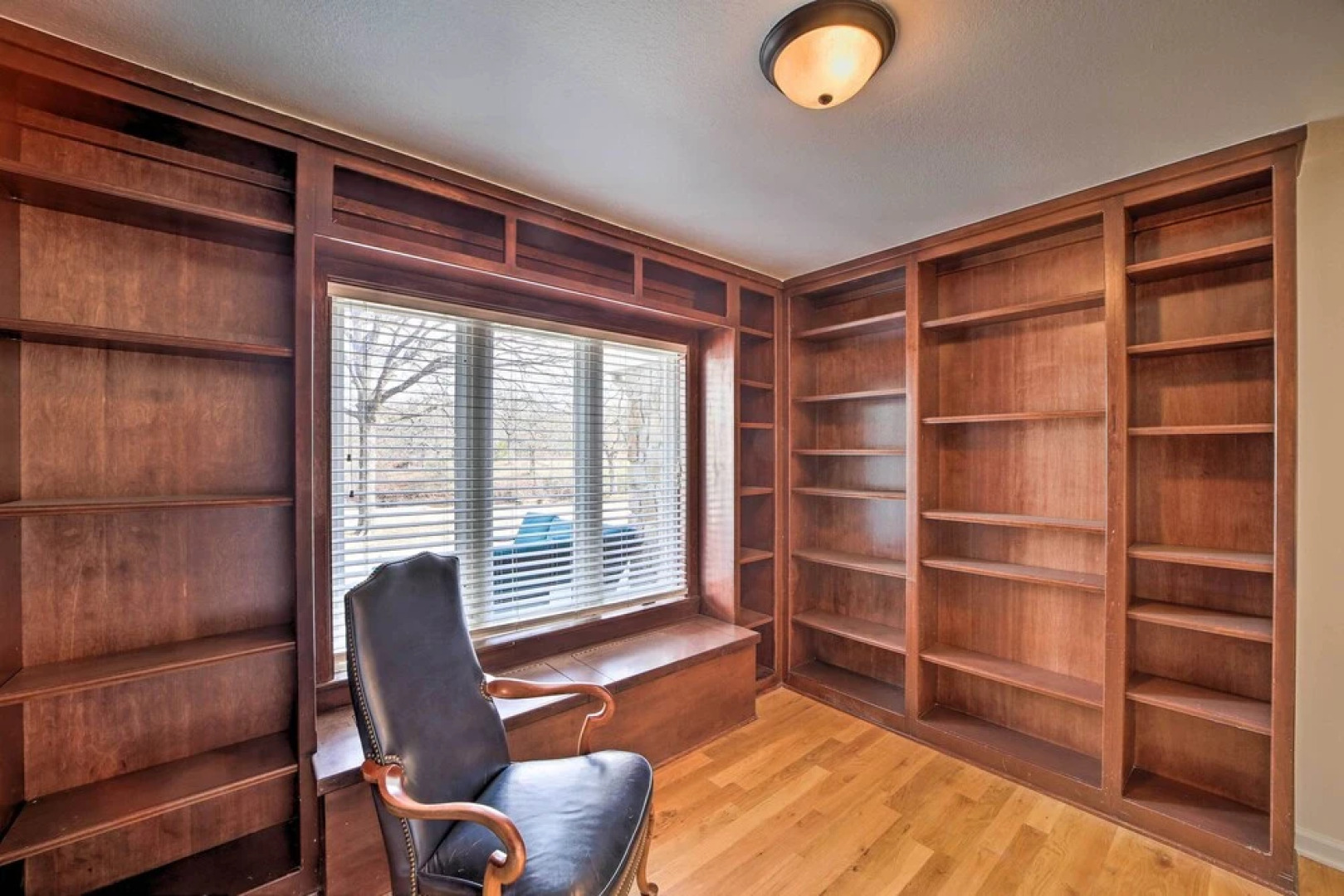 Grand Tulsa Getaway With Private Pond, Dock & Deck