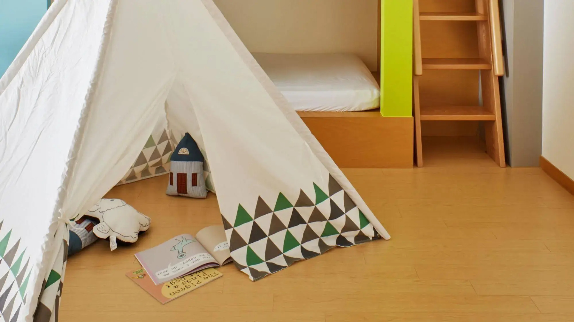 The Suites Hotel Naksan