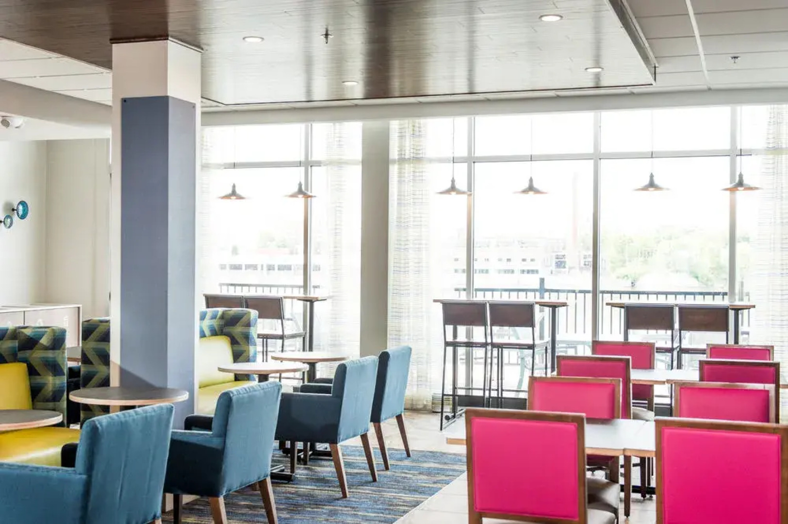 Holiday Inn Express & Suites Rock Falls