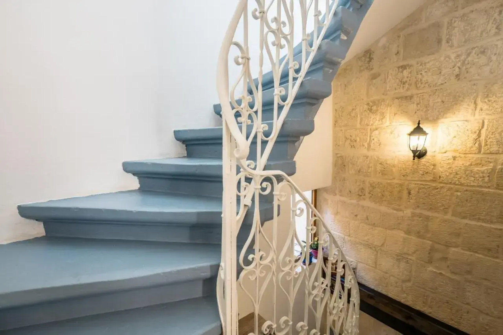 Kharmen A 1565s House with Seaviews