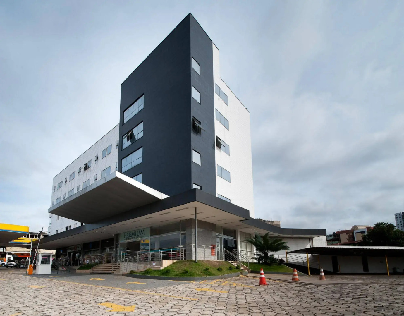 Premium Executive Hotel