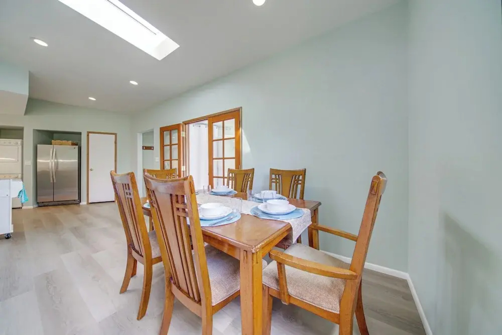 < 1 Mi to Lake Washington: Peaceful Apt in Kenmore