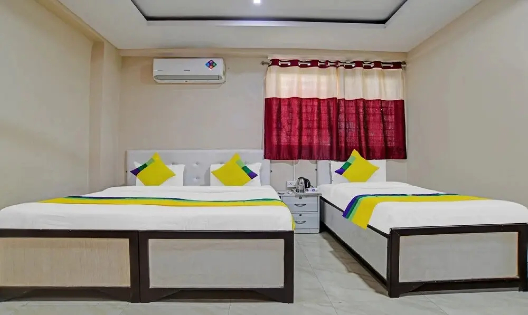 Hotel White House by OYO Rooms