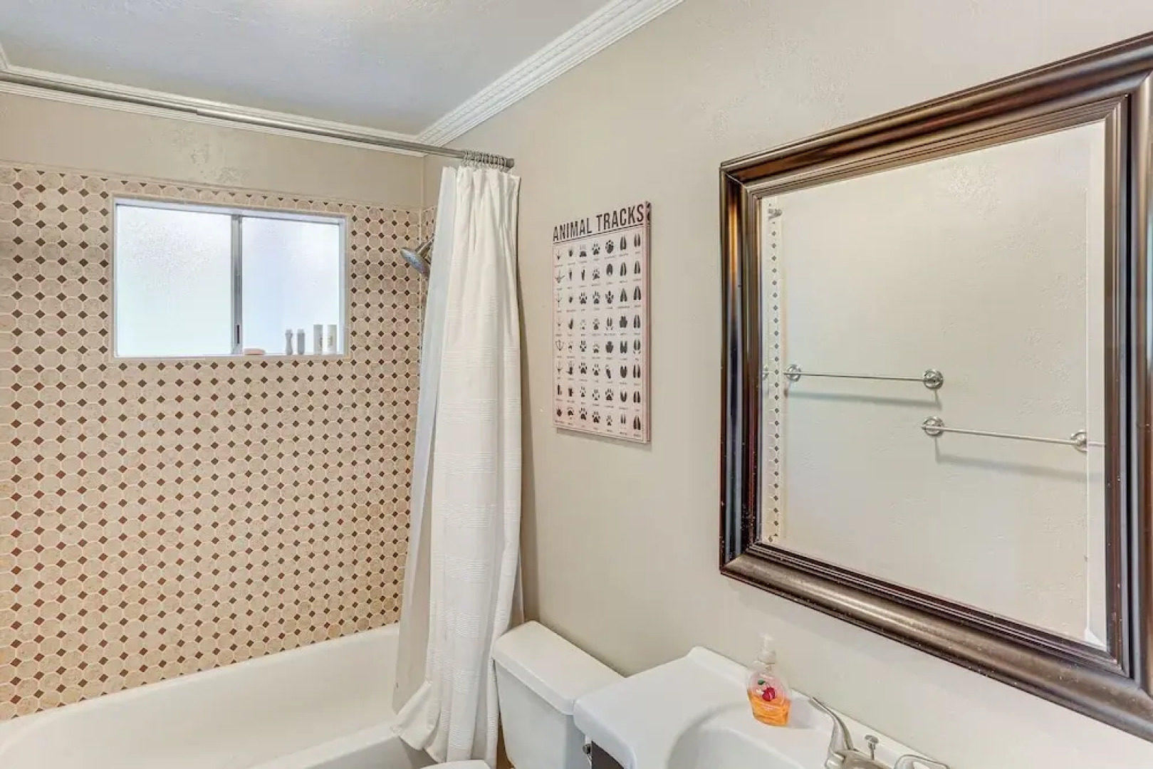 1 Mi to Lake: Crestline Cabin w/ Deck + Gas Grill!