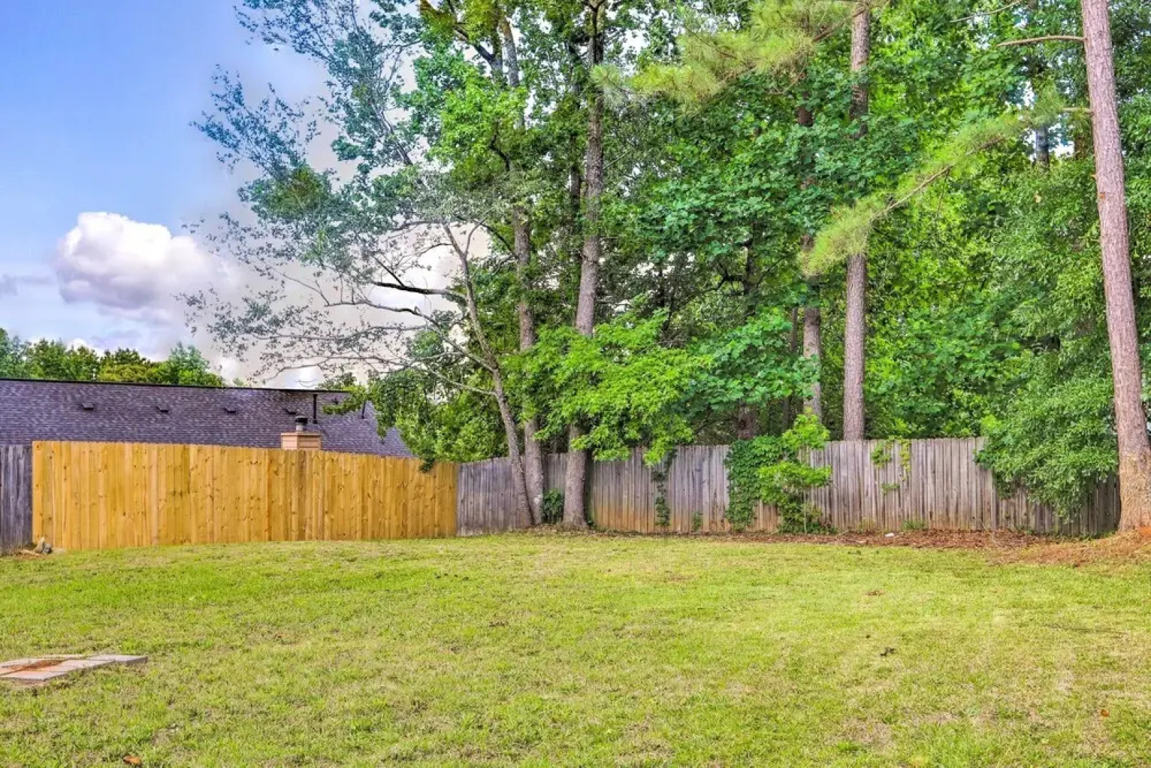 Charming Stockbridge Home: 23 Mi to Atlanta!