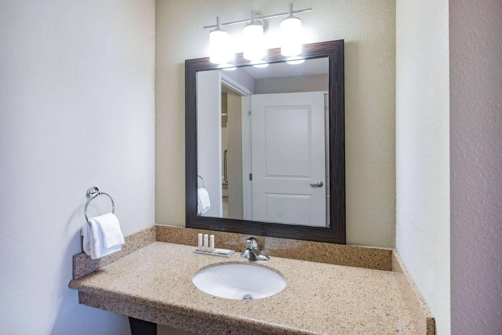 Hawthorn Suites by Wyndham Williston