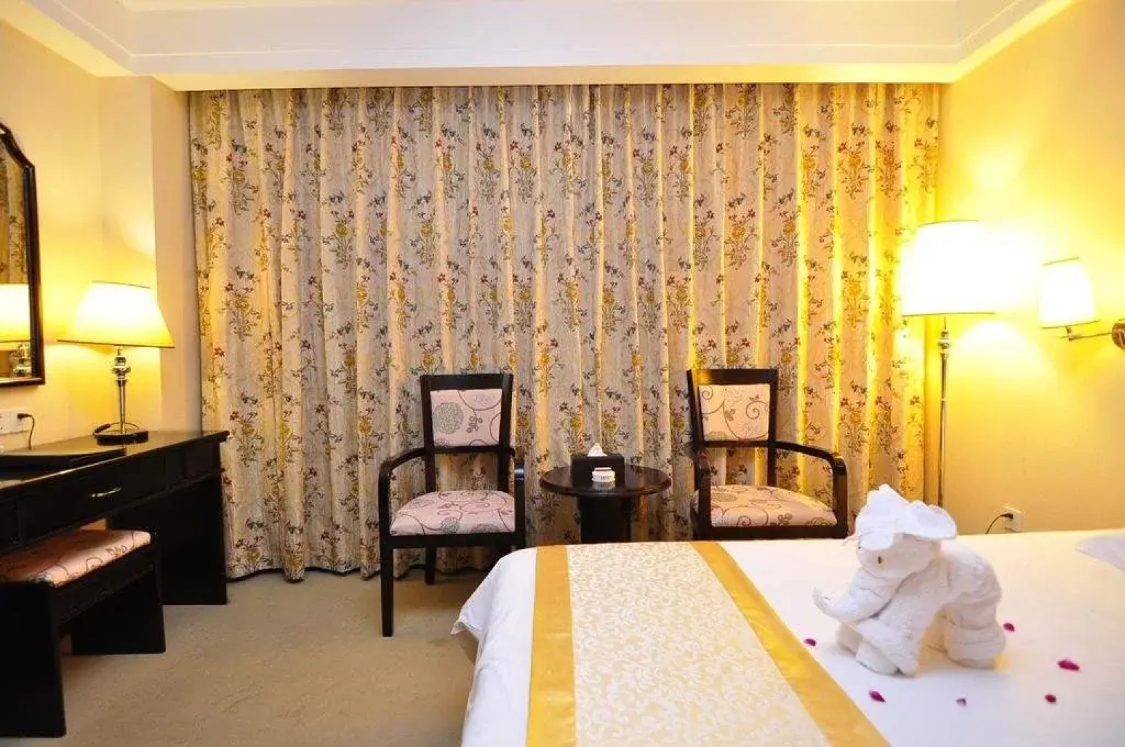 Dian Chi Hotel