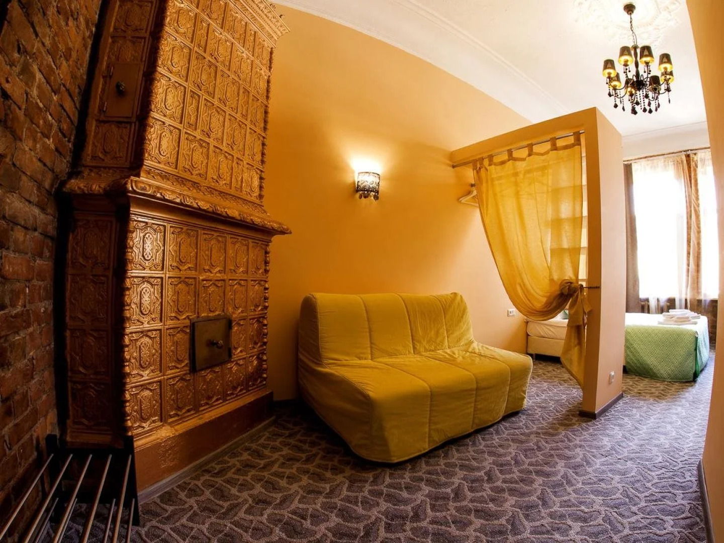 Отель Амплуа 