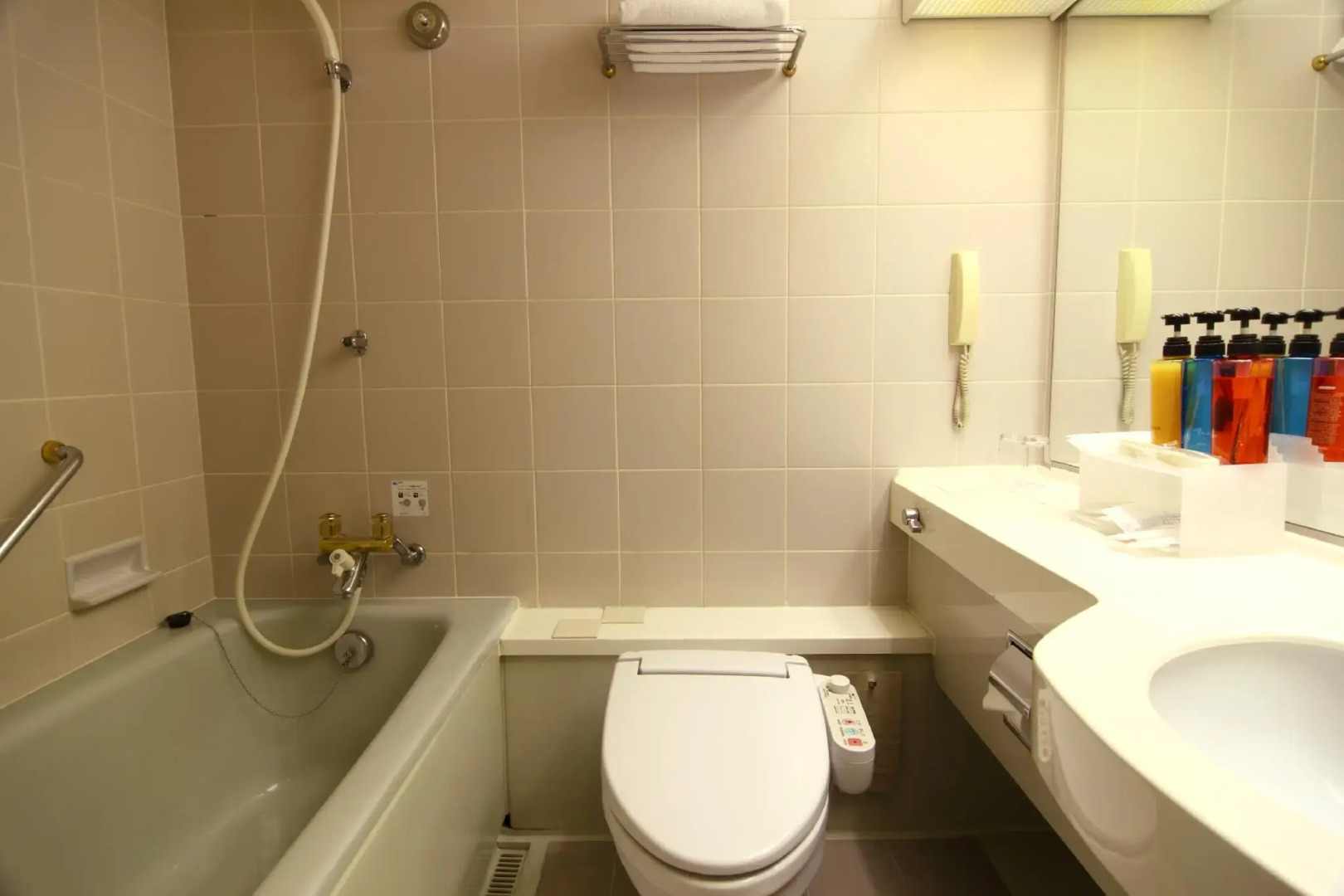 Breezbay Hotel Resort and Spa