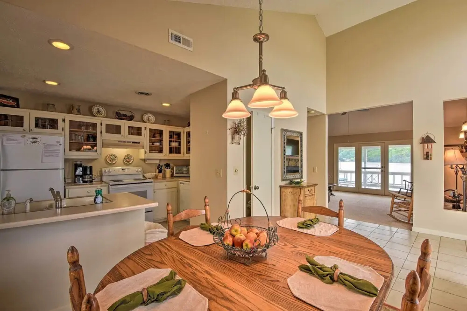 Townhome w/ Fire Pit & Boat Dock: Pets Welcome!