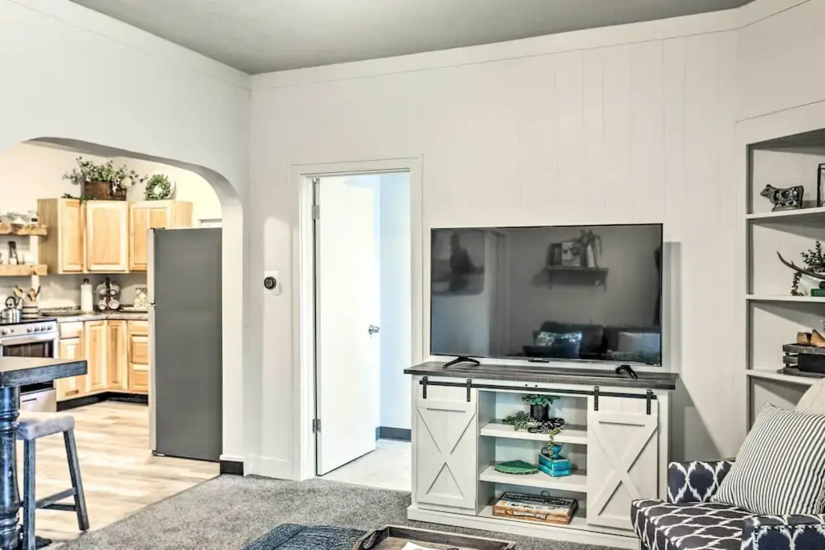 High-end & Homey Family Abode: Walk Downtown!