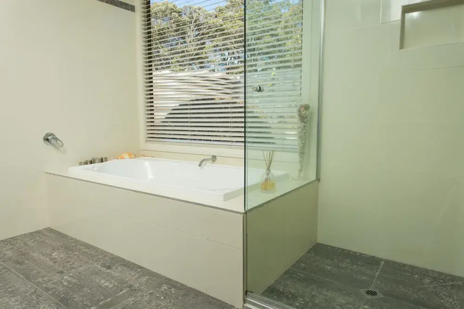 Tura Beachhouse in Dolphin Cove