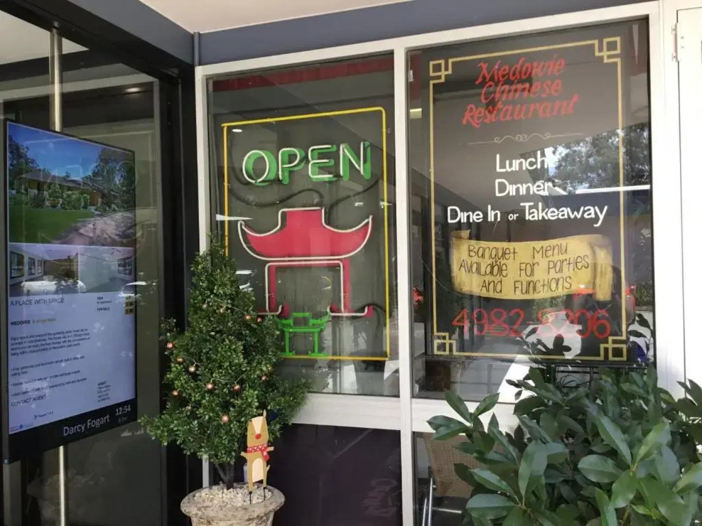 Bull 'n' Bush Hotel Motel