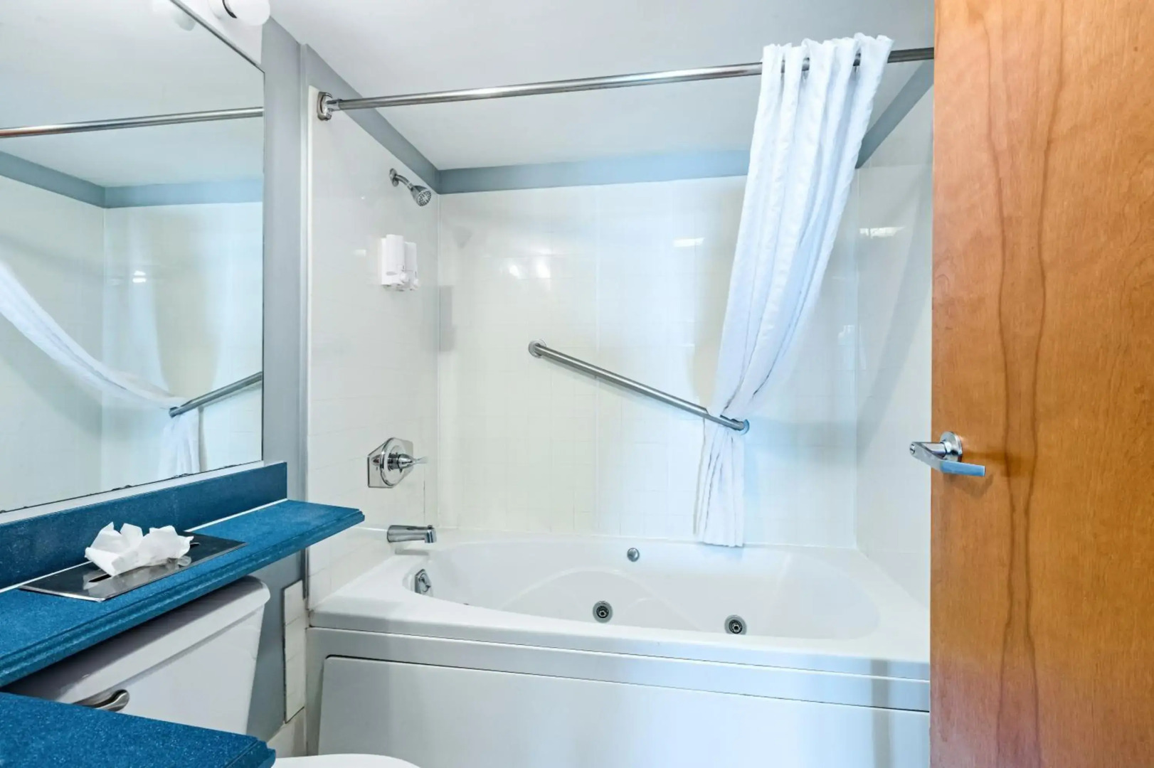 Ocean Sands Resort, Oceanfront, Virginia Beach by Vacatia