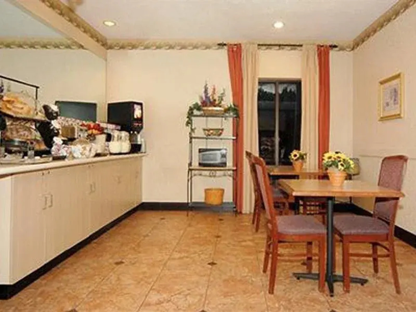 La Quinta Inn And Suites Philadelphia Airport (Ex Airport Inn Philadelphia /Ex Comfort Inn)