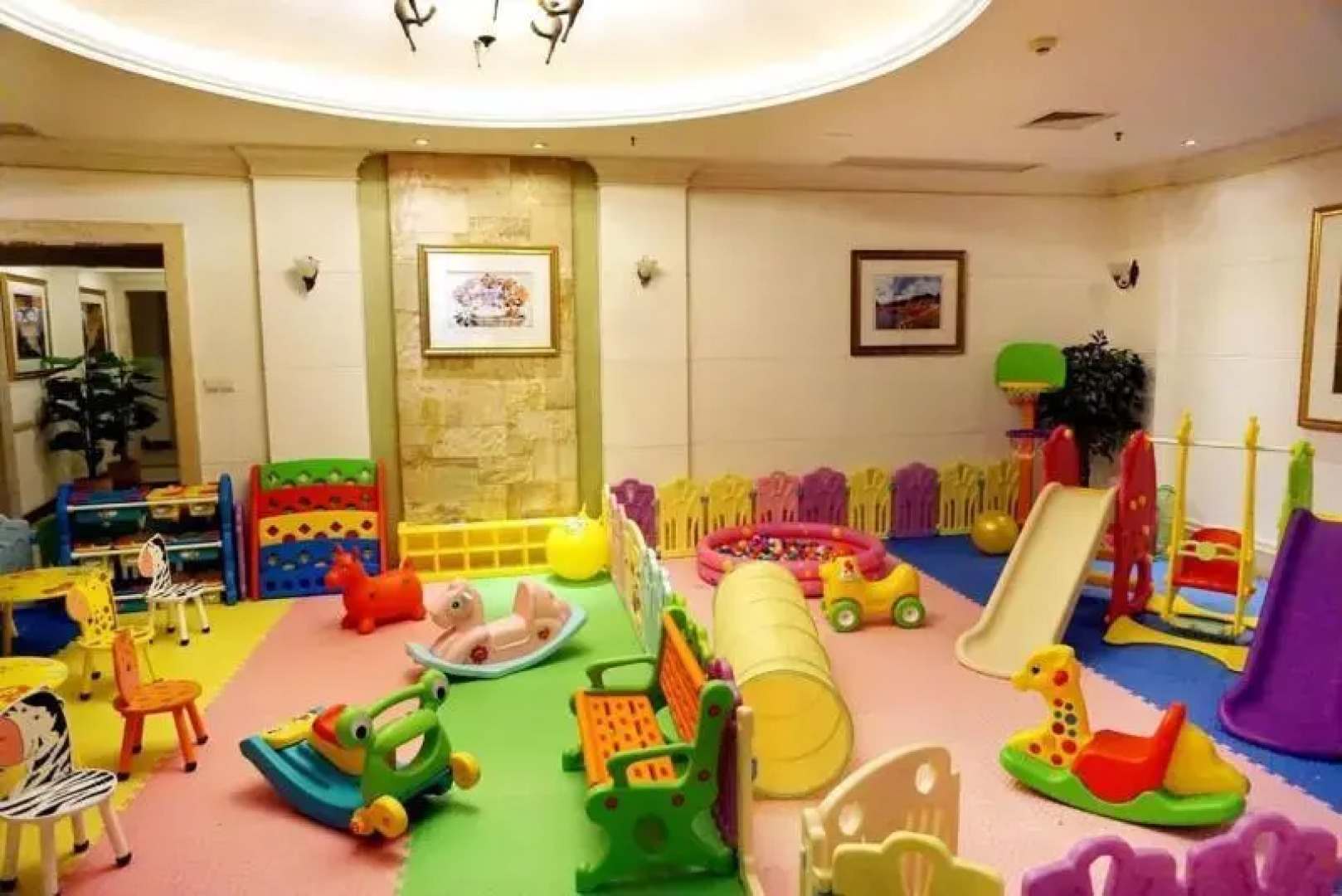 Clifford Golden Lake Hotel