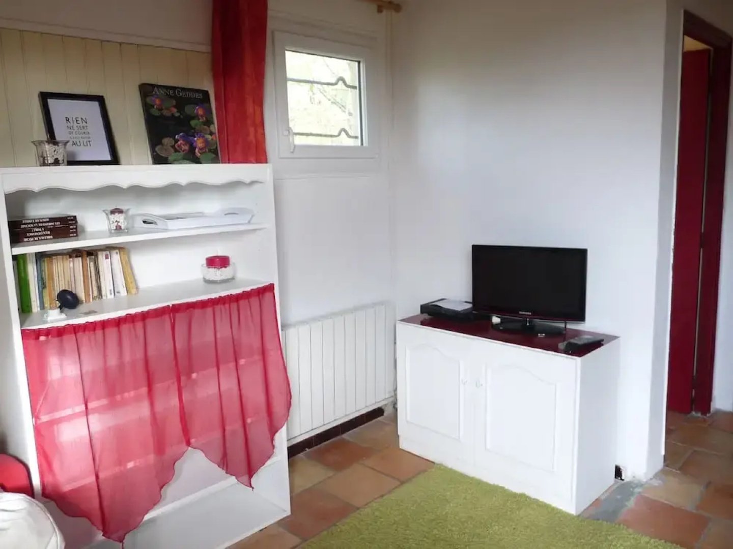 Chambre Rouge et Vin Blanc