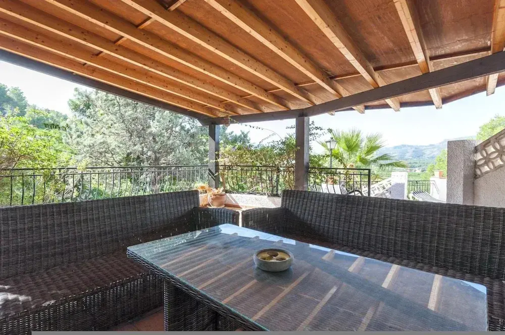 Casabra in Ador With 5 Bedrooms and 3 Bathrooms