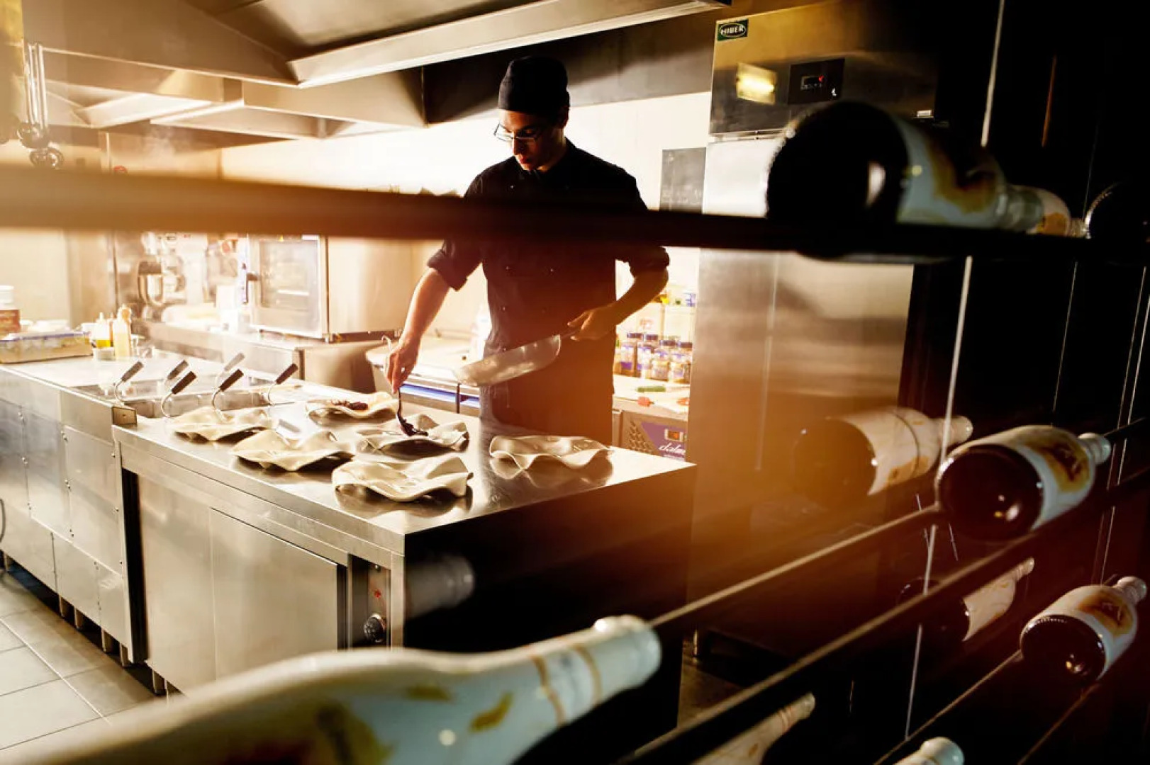 MAANJA Lake Front Suite and Restaurant