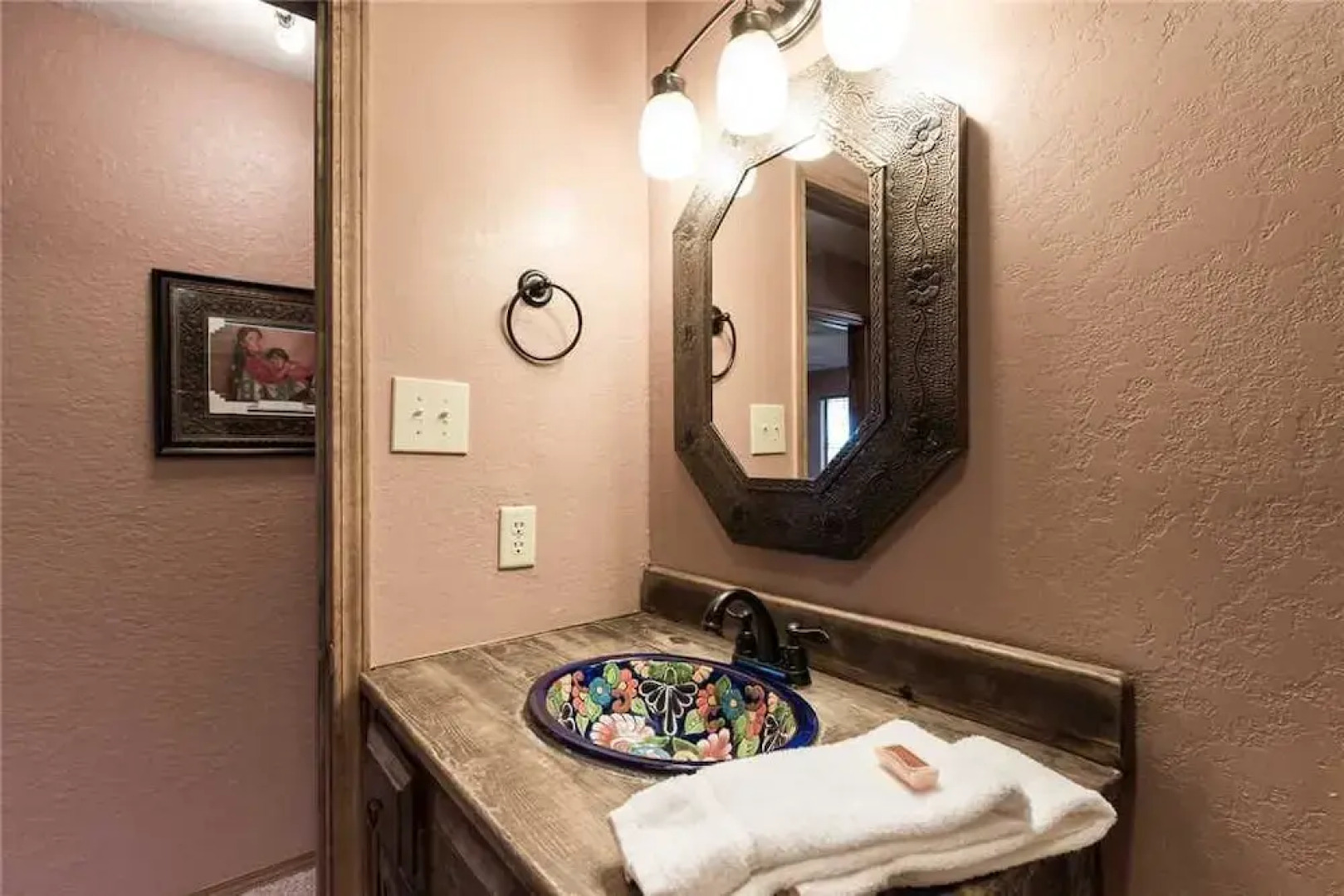 2 Sisters Mountain Home - Three Bedroom Cabin with Hot Tub