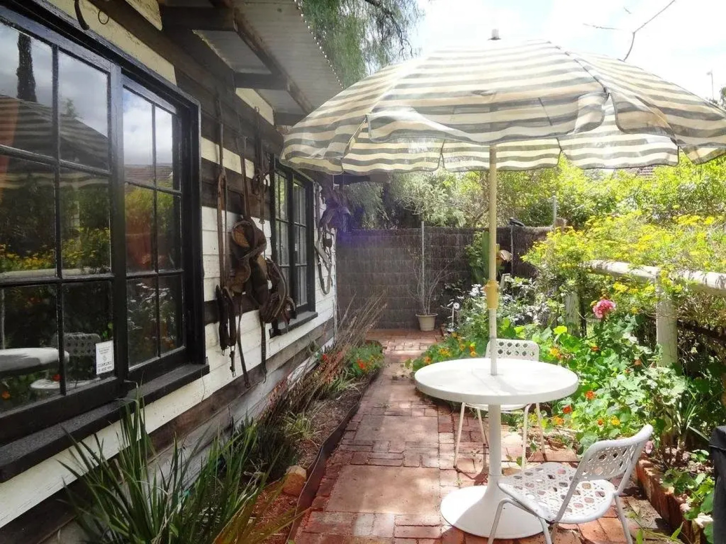 Hillside Country Retreat