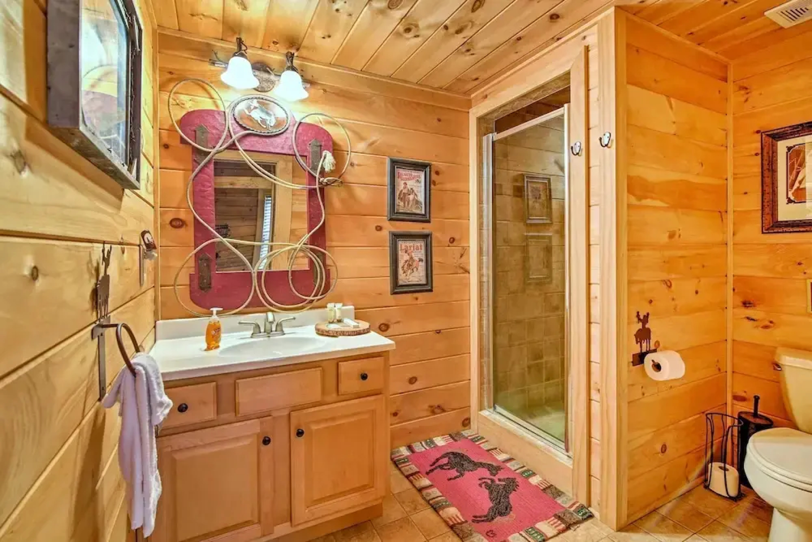Lake Hartwell Lodge w/ Dock, Theater + Hot Tub!