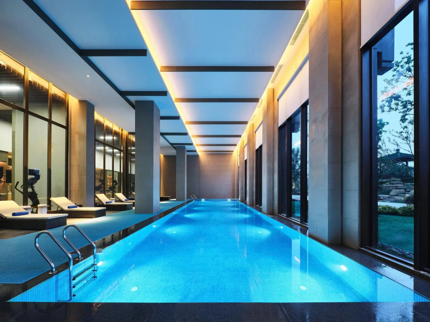 Crowne Plaza Wuxi Lake View